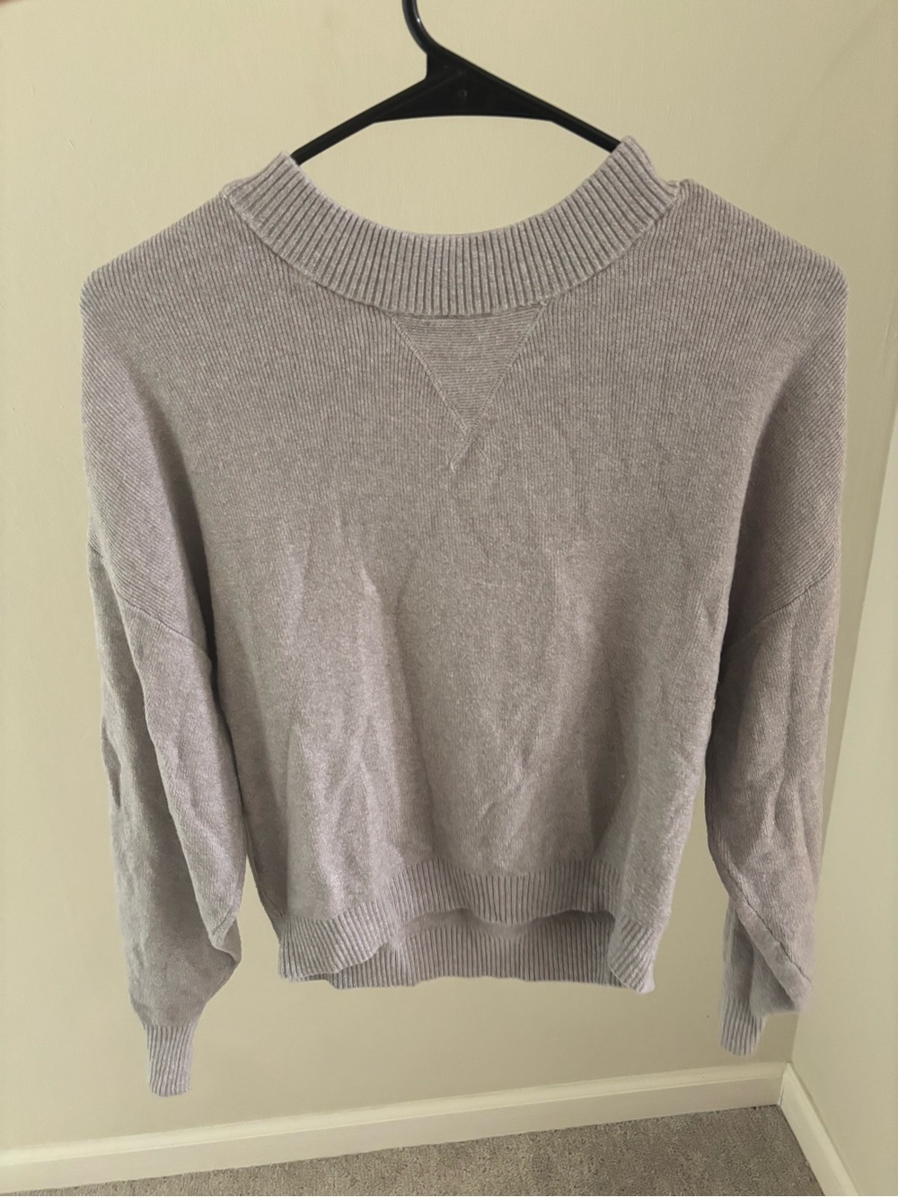Abercrombie & Fitch Light Gray Crewneck Sweater